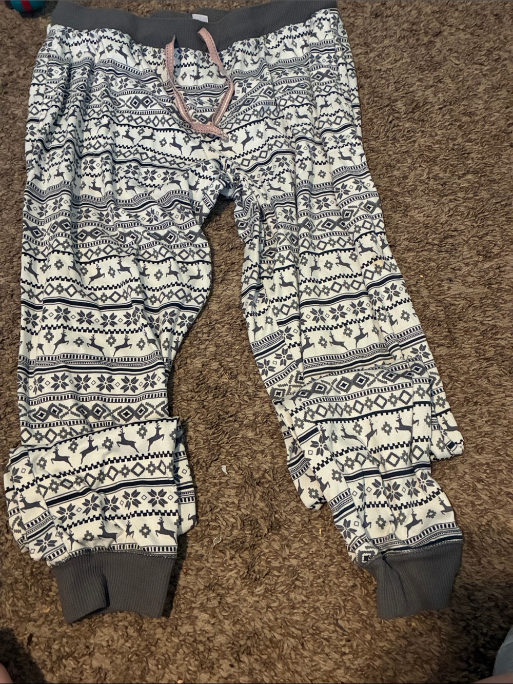 Woman’s Cozy Fair Isle Jogger Pants - White and Gray